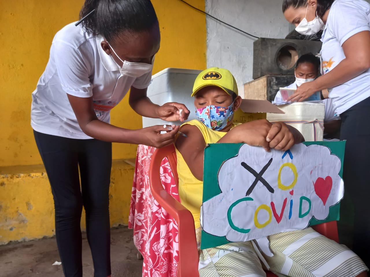 Prefeitura realiza mutirão de vacinação de crianças e adolescentes na ilha de Maré nesta sexta