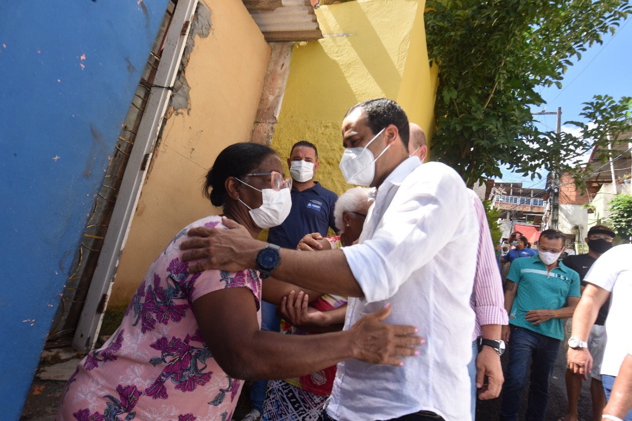 Bruno Reis entrega contenção de encosta e rua requalificada na Liberdade/Calçada