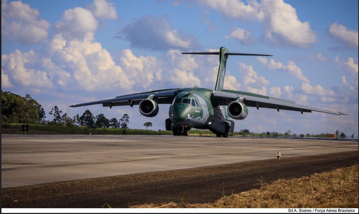 FAB tem aviões de prontidão para retirar brasileiros da Ucrânia