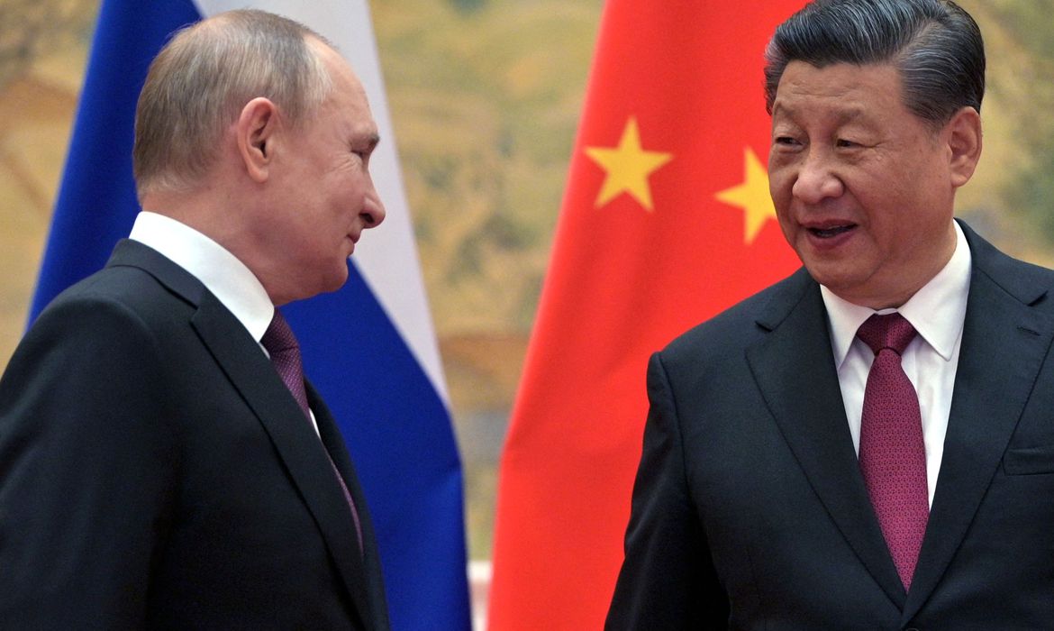 Brics: Xi Jinping critica “abuso” de sanções; Putin recrimina Ocidente