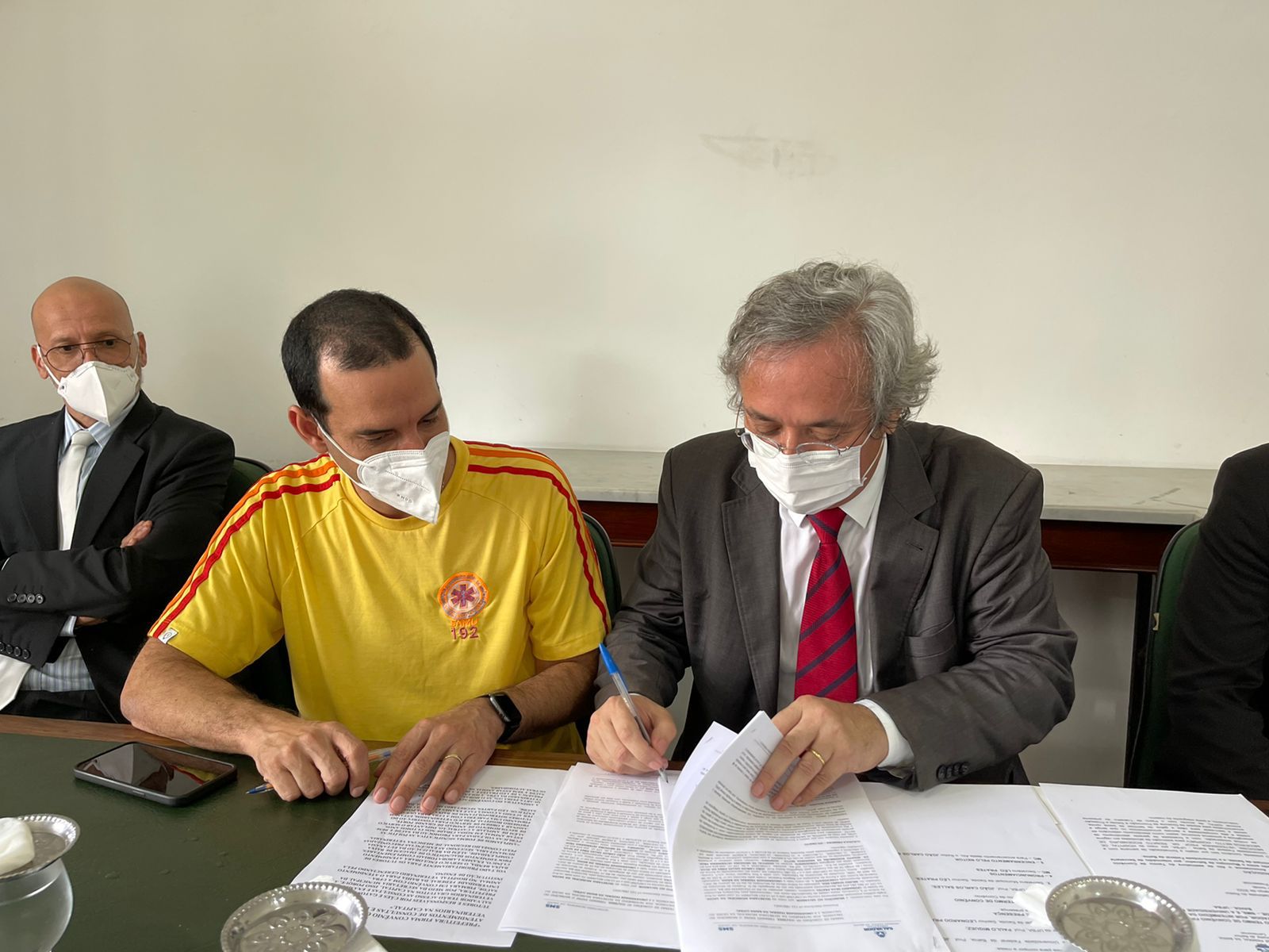 Prefeitura de Salvador e UFBA firmam convênio para consultas e exames veterinários
