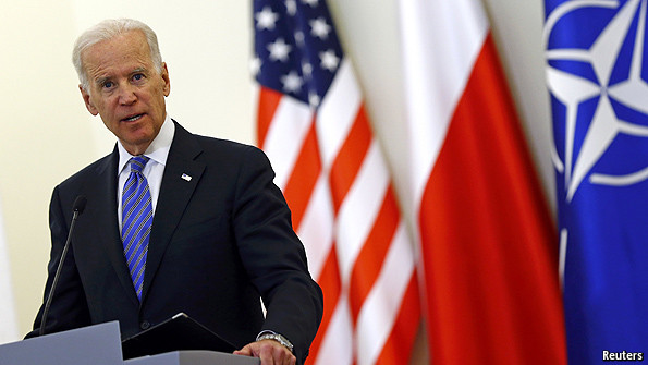 Biden encontra presidente polonês para discutir guerra na Ucrânia