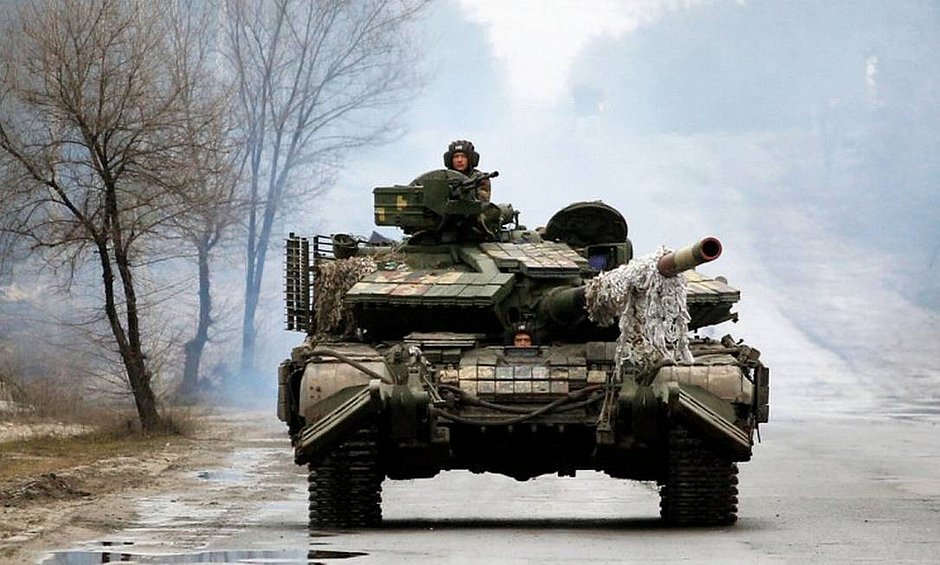 Tropas russas cercam mais cidades no leste da Ucrânia