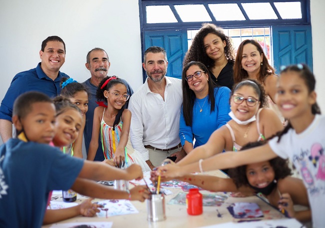 Fundação Cidade Mãe e Instituto Cervantes promovem oficina com pintor espanhol
