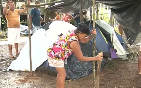 MLT monta acampamento no CAB para cobrar assentamento em Eunápolis