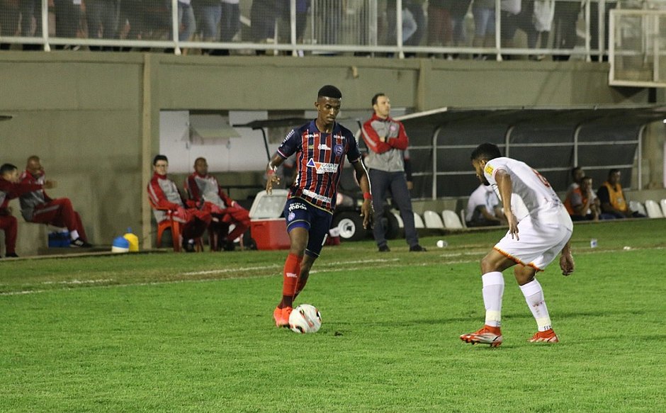 Série B: Fora de casa, Bahia perde por 1 a 0 para o Tombense-MG