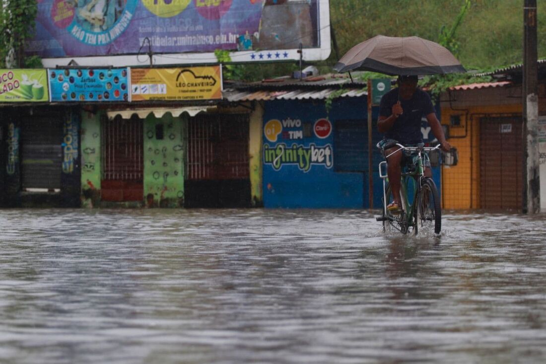 Pernambuco tem 93 mortos e pelo menos 26 desaparecidos após as chuvas