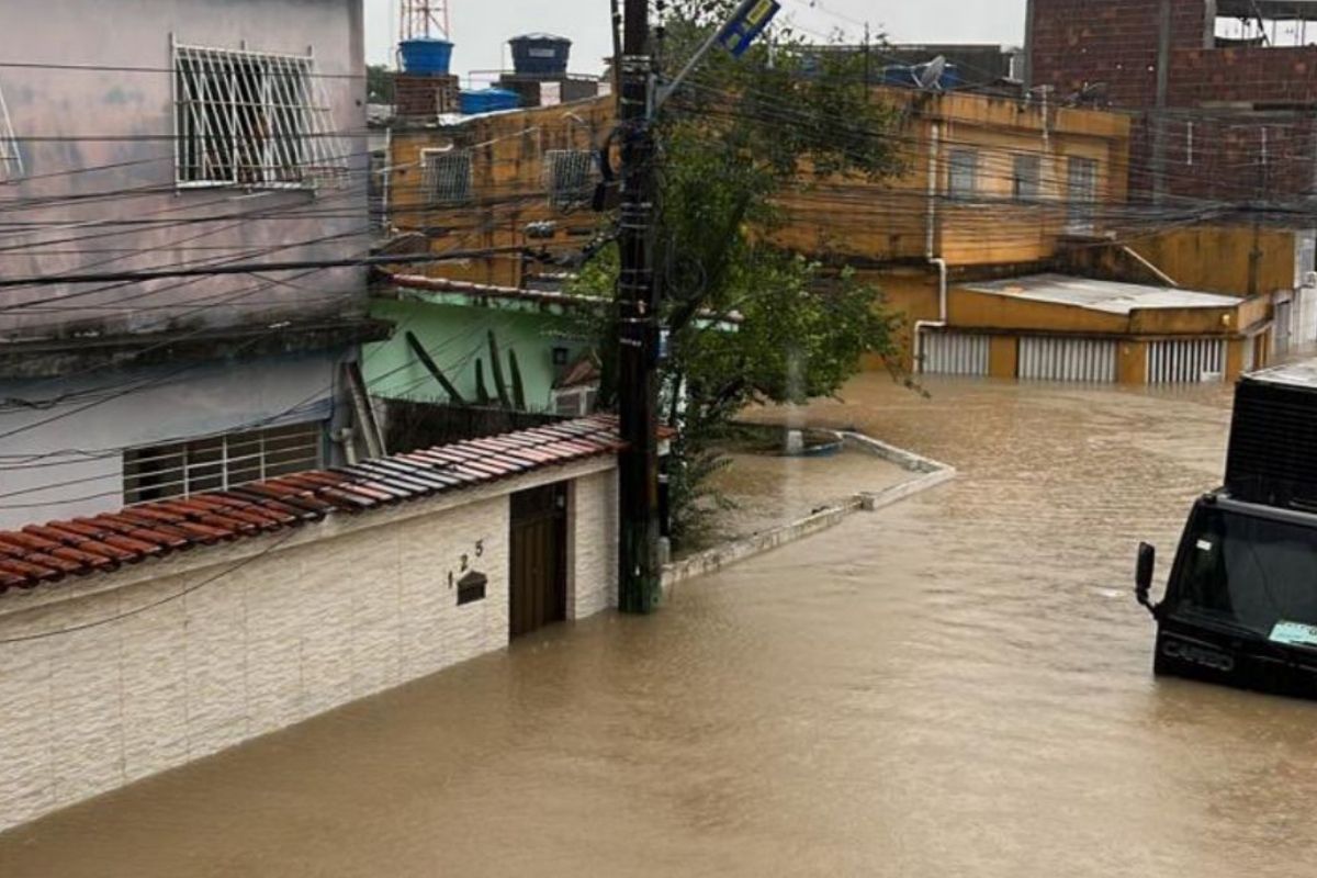 Chuvas provocam 35 mortes na Região Metropolitana de Recife