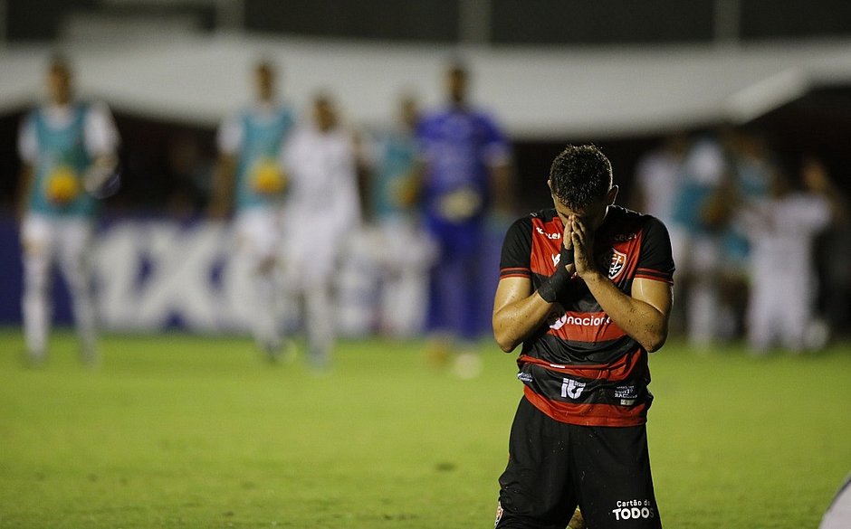 Série C: Vitória perde por 1 a 0 para o Botafogo-PB no Barradão