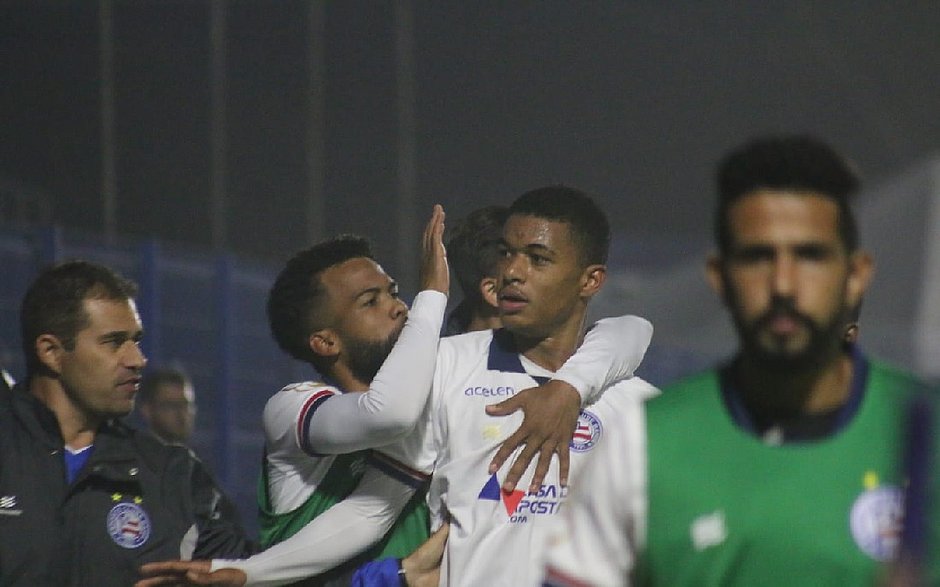 Bahia vence o Azuriz-PR nos pênaltis e avança na Copa do Brasil; veja os gols