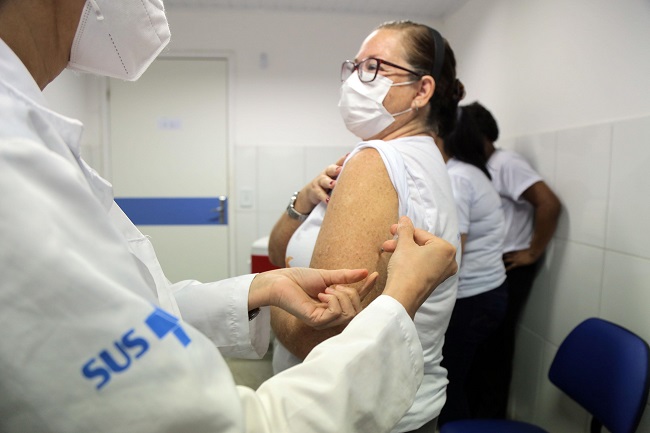 Salvador vacina contra Influenza e sarampo até esta sexta