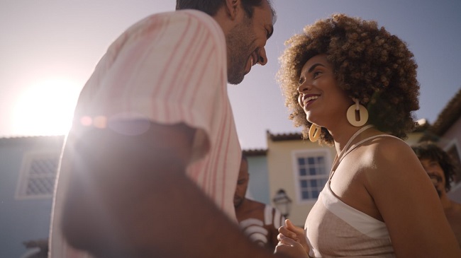 Nova campanha da Costa do Sauípe celebra a “Bahia de Verdade”; assista