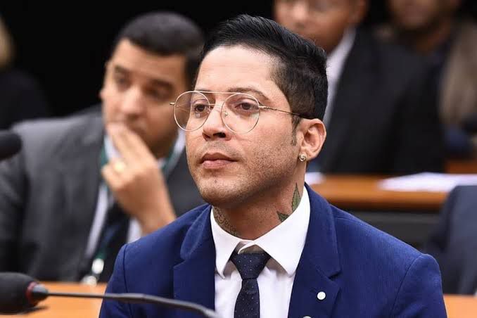 Feira recebe R$ 1,6 milhão de emendas parlamentares de Igor Kannário para educação e infraestrutura