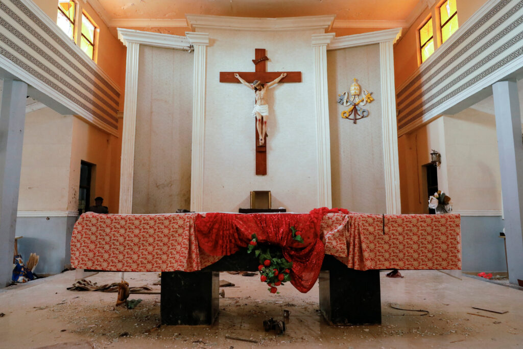 Papa lamenta massacre de cristãos em igreja católica na Nigéria