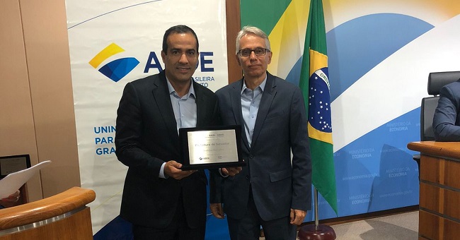Salvador recebe prêmio nacional por captação de recursos internacionais