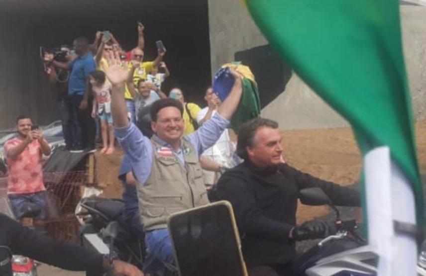 Motociata de Bolsonaro e Roma emociona população de Feira de Santana