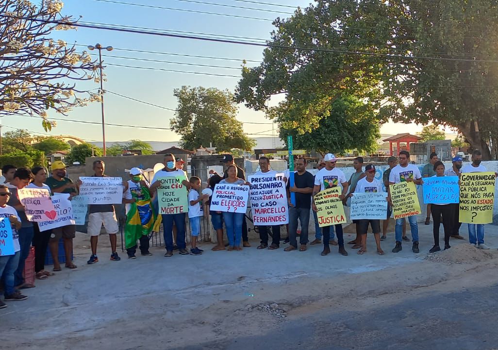 População de Ibotirama protesta contra violência pela morte de bolsonarista
