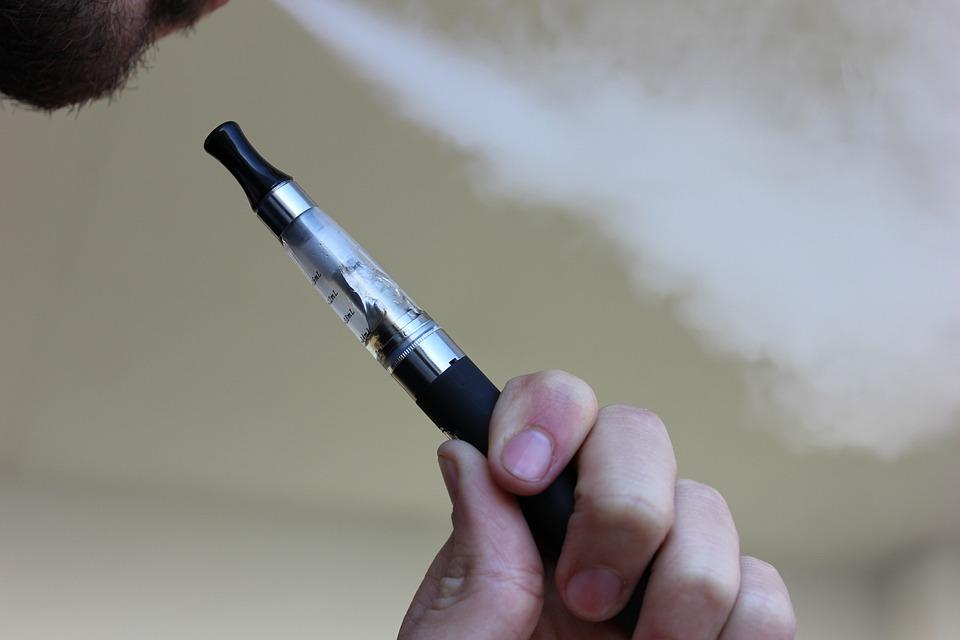 Epidemia de cigarro eletrônico atinge quase 20% dos jovens brasileiros