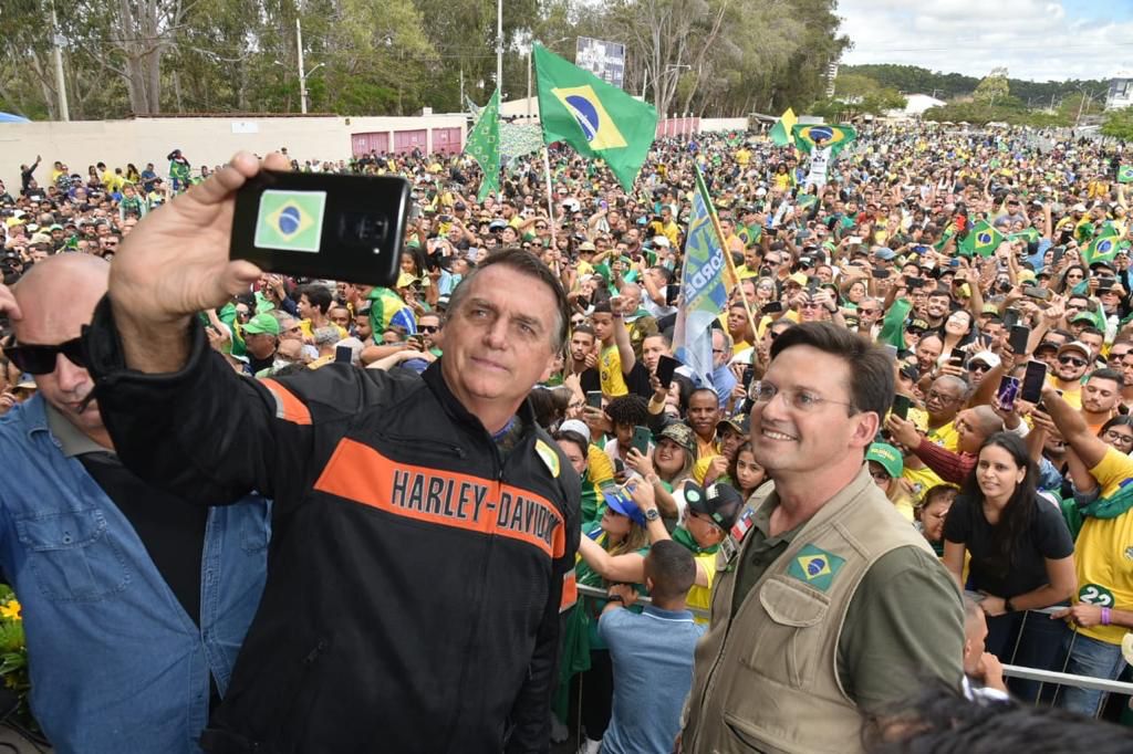 Grande comício em Conquista mostra força de Bolsonaro e Roma na Bahia