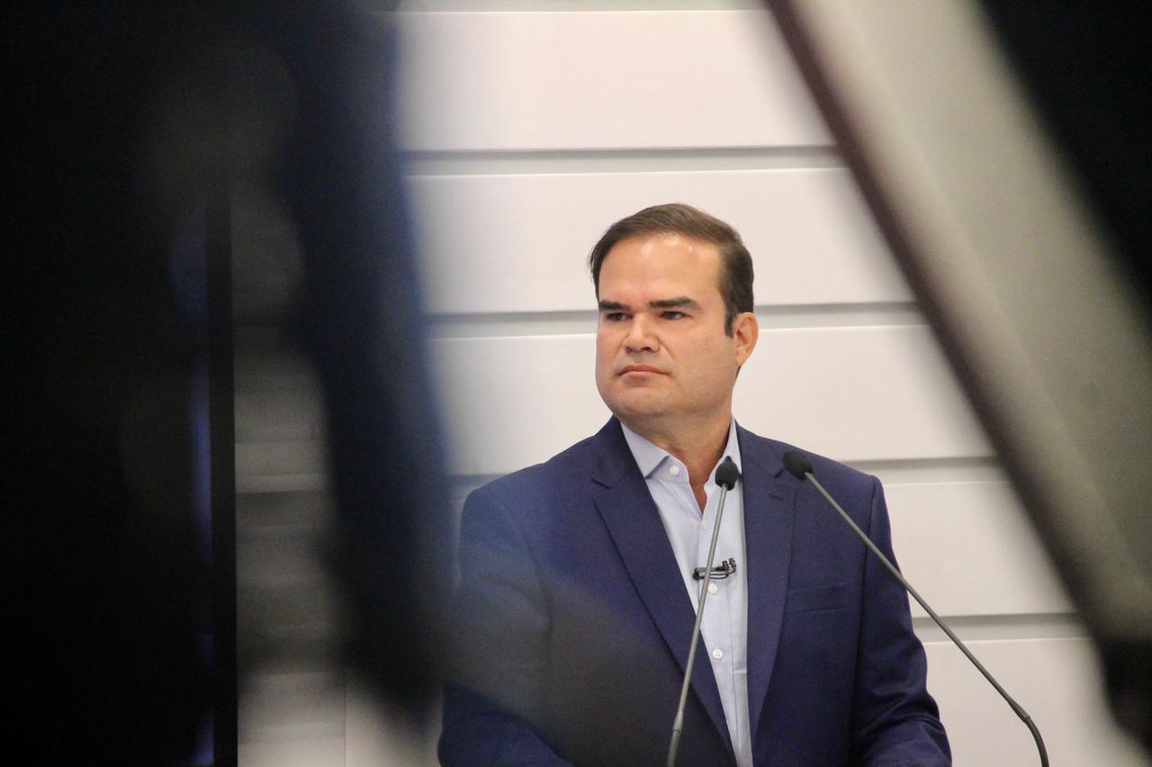 Em debate, Cacá Leão defende mudança ‘urgente’ da política de preços da Petrobras