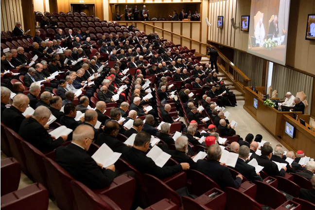 Papa faz encontro “pré-conclave” com cardeais no Vaticano