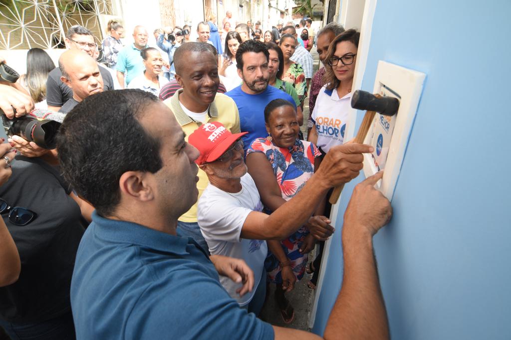 Bruno Reis entrega casas reformadas e espaços de lazer na região de Cajazeiras