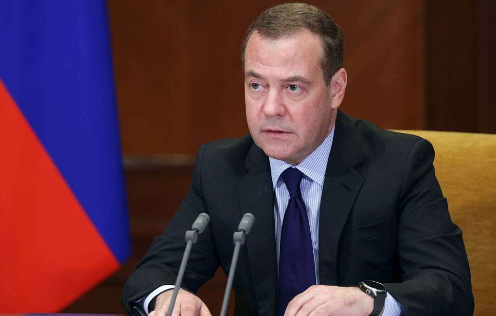 Medvedev diz que Rússia defenderá territórios conquistados com armas nucleares