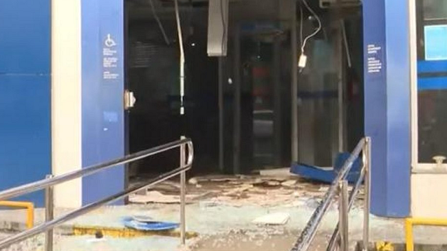 Quadrilha explode agência da Caixa na Fazenda Grande do Retiro
