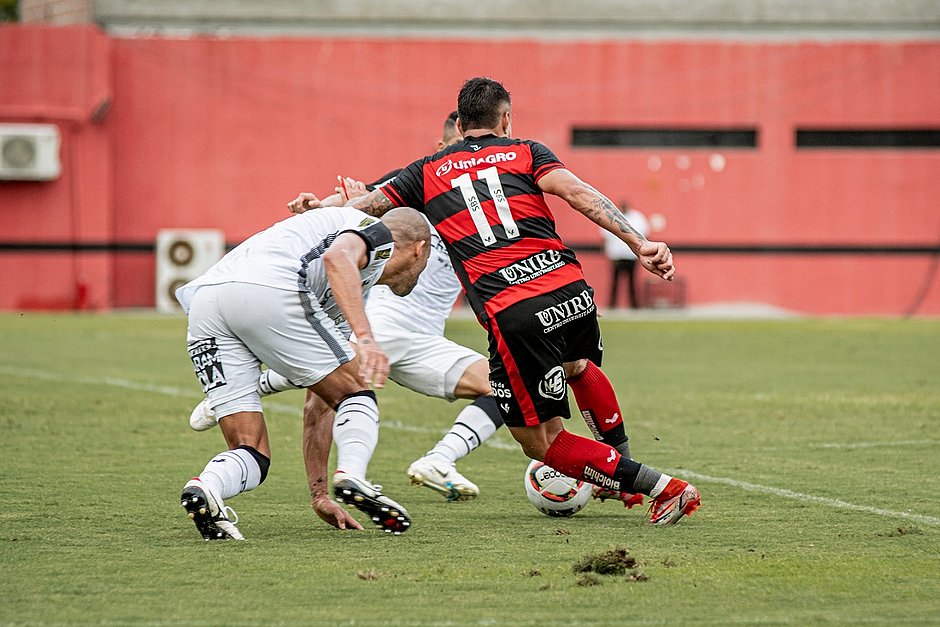 Série C: Vitória bate o Figueirense-SC por 1 a 0 no Barradão; veja o gol