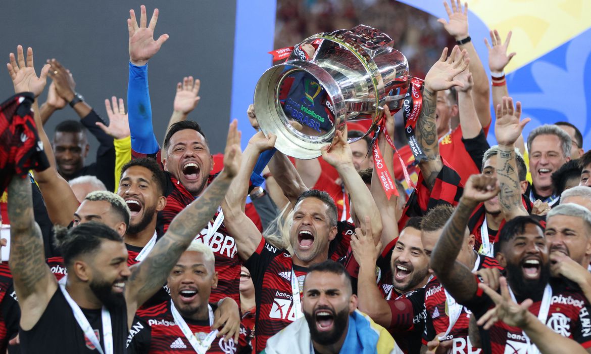 Flamengo vence Corinthians nos pênaltis e conquista Copa do Brasil; veja os gols