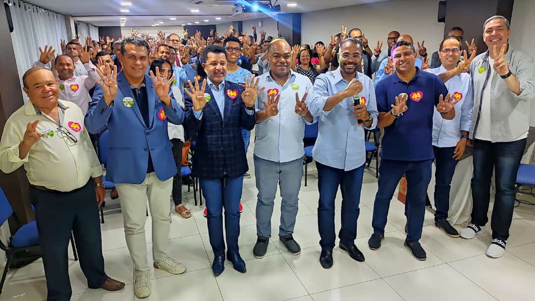 Líderes evangélicos iniciam mobilização e pedem voto em ACM Neto