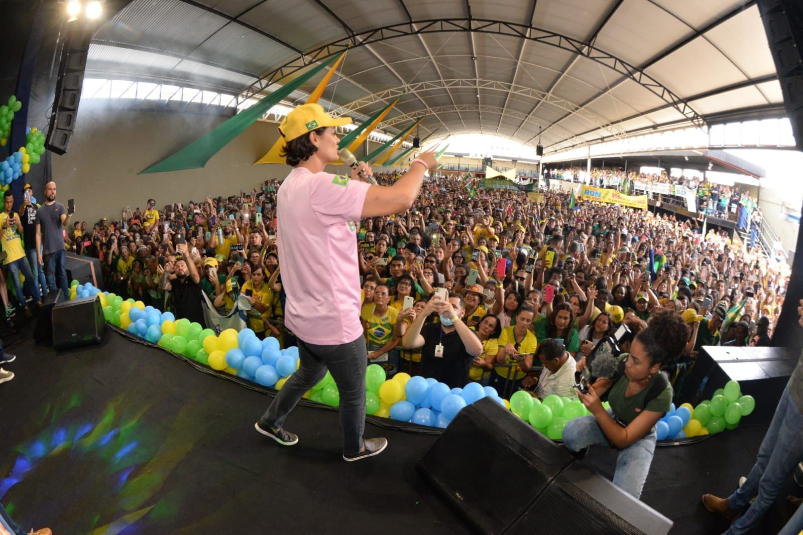 Em Feira, Michelle convoca mulheres a votar em Bolsonaro