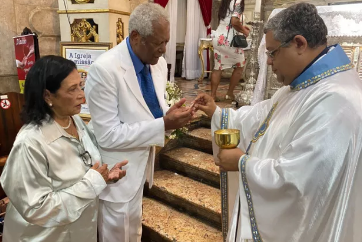 Em Salvador, vereador Edvaldo Brito comemora 85º aniversário com missa