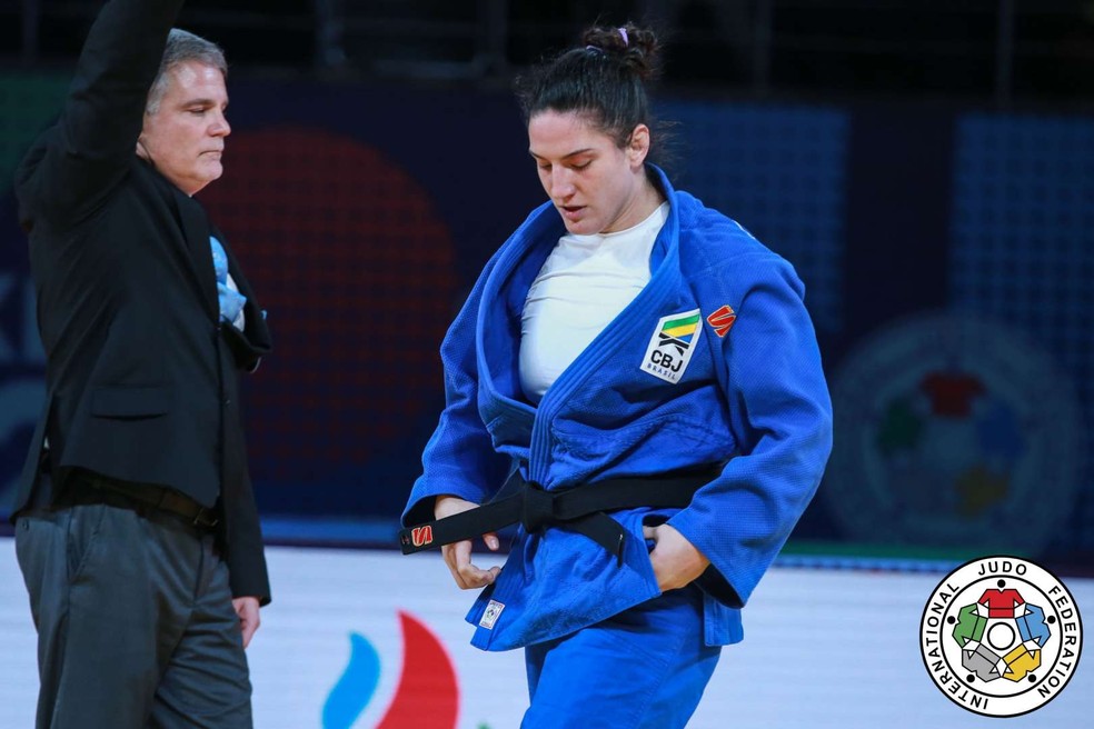 Mayra Aguiar conquista tricampeonato mundial de judô