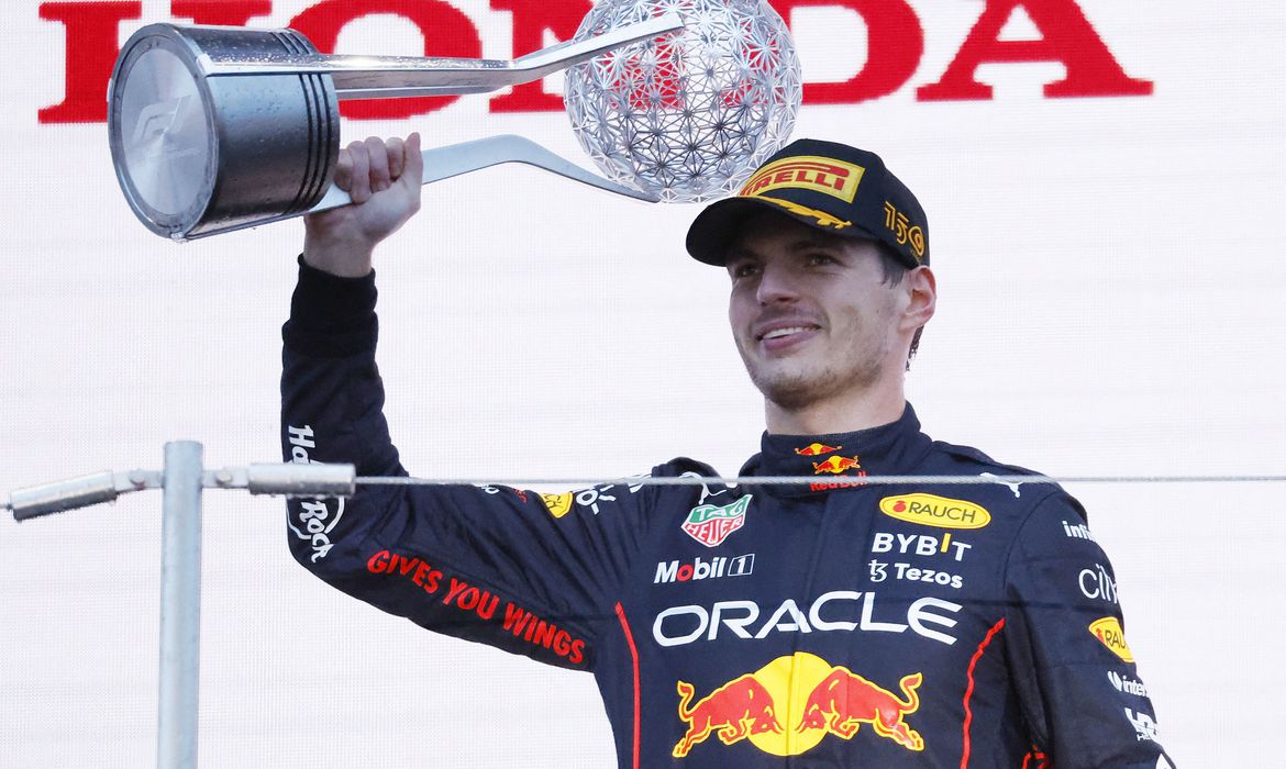 Verstappen é bicampeão mundial da F1 em corrida confusa no GP do Japão