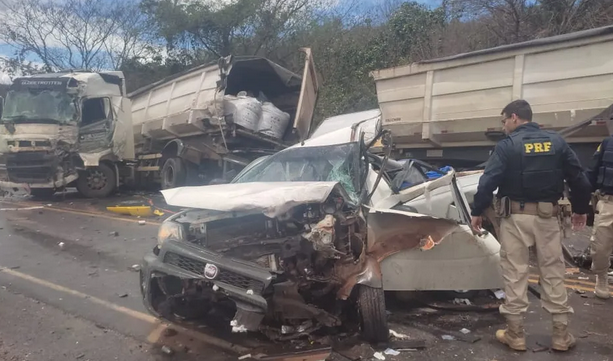 Itaberaba: Casal morre em acidente envolvendo seis veículos na BR-242