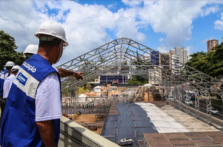 Camarotes e arquibancadas do Carnaval de Salvador começam a ser montados