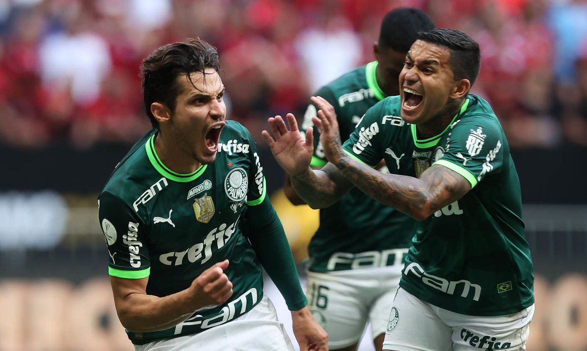 Palmeiras vence o Flamengo por 4 a 3 e conquista a Supercopa