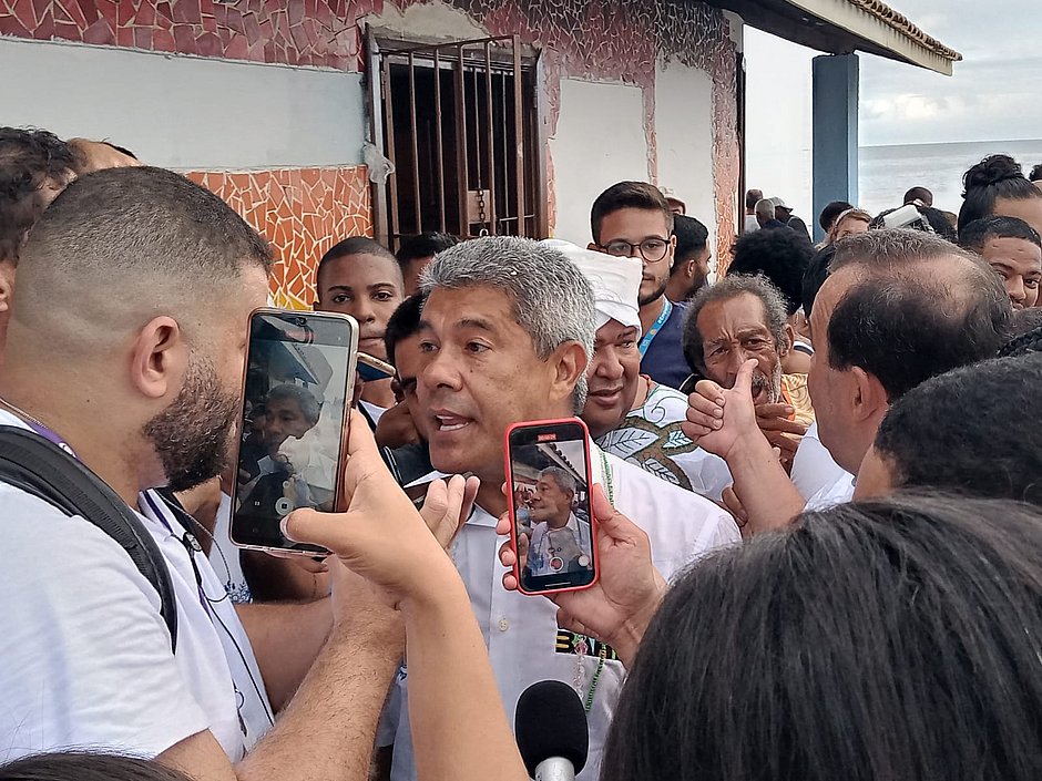 No Rio Vermelho, Jerônimo e Geraldo Júnior prestam homenagens a Iemanjá