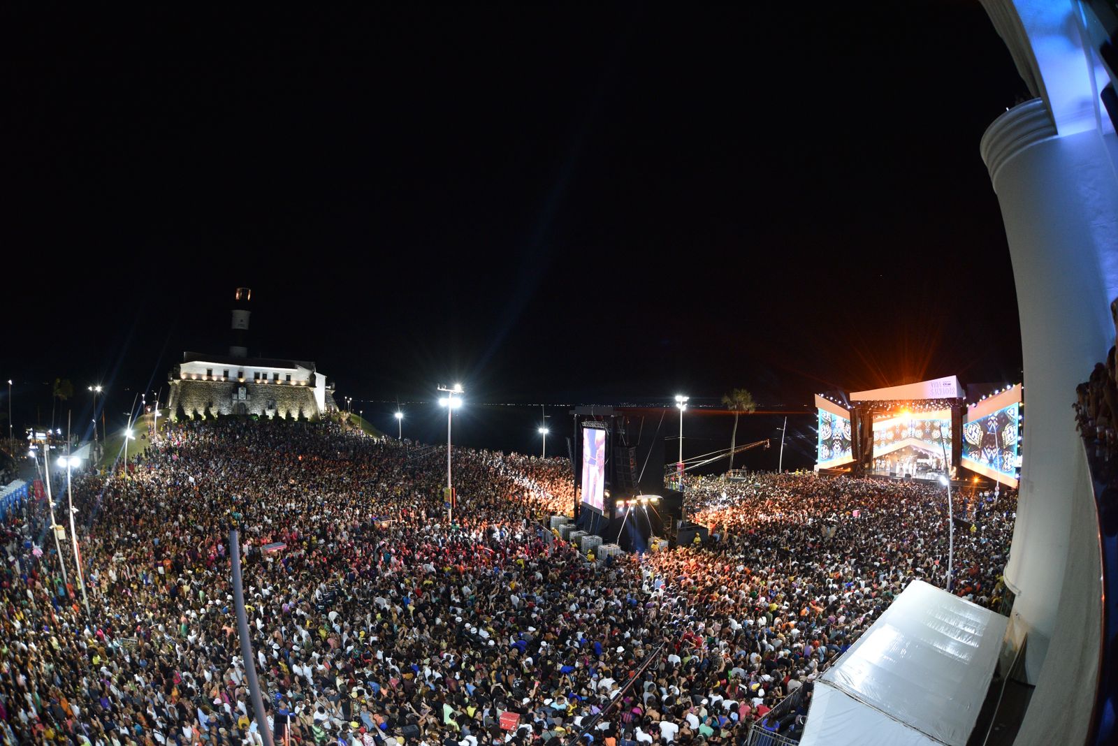 Viva Salvador: Caetano, Gil, Ivete e Luedji reverenciam Salvador em show histórico