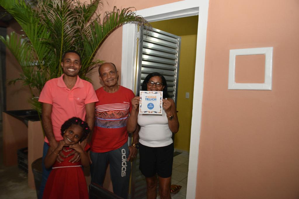 Bruno Reis entrega 87 casas reformadas pelo Morar Melhor no Matatu
