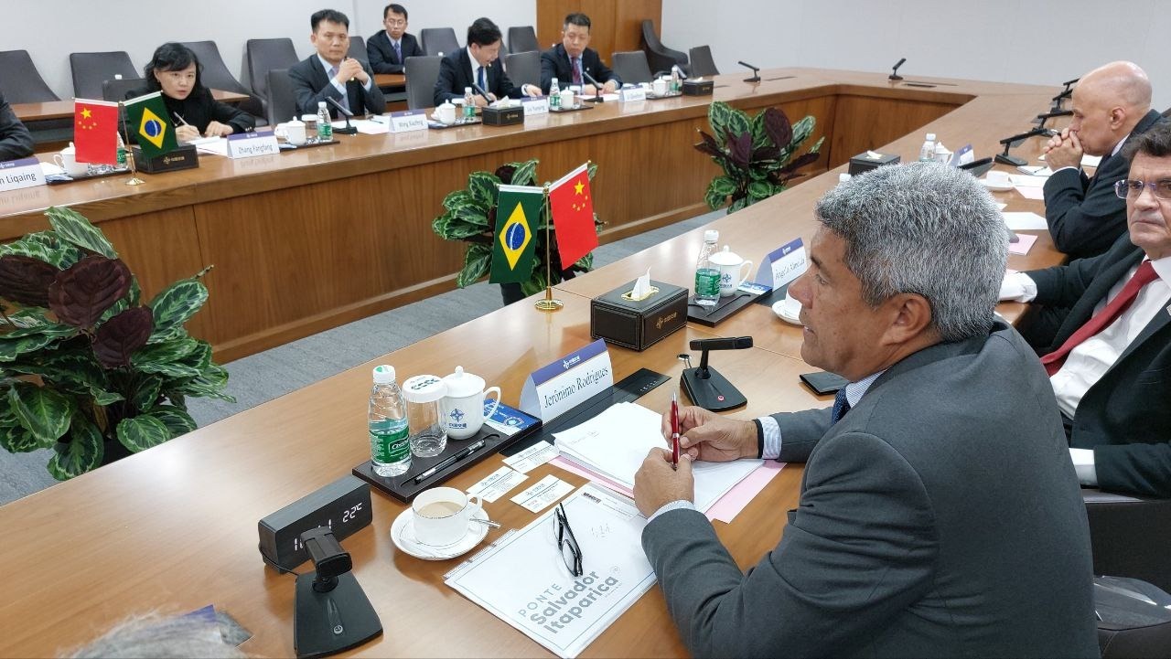 Na China, Jerônimo participa de reunião sobre a Ponte Salvador-Itaparica