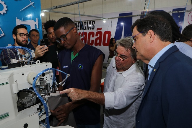 SDE celebra inauguração de espaço colaborativo do setor têxtil em Salvador