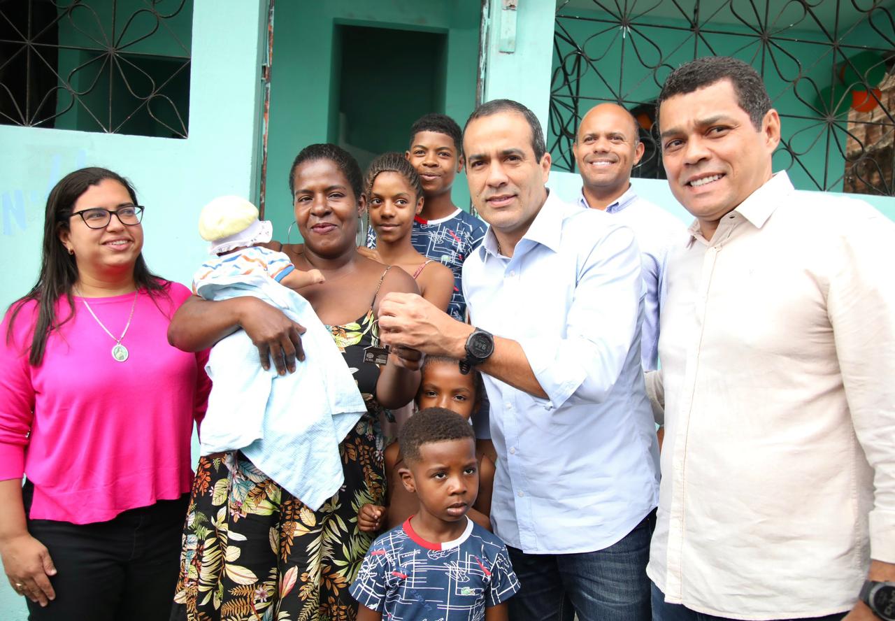 Prefeitura de Salvador entrega primeiro imóvel do programa Moradia Assistida em Paripe