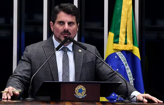 Polícia Federal faz buscas em três endereços do senador Marcos do Val