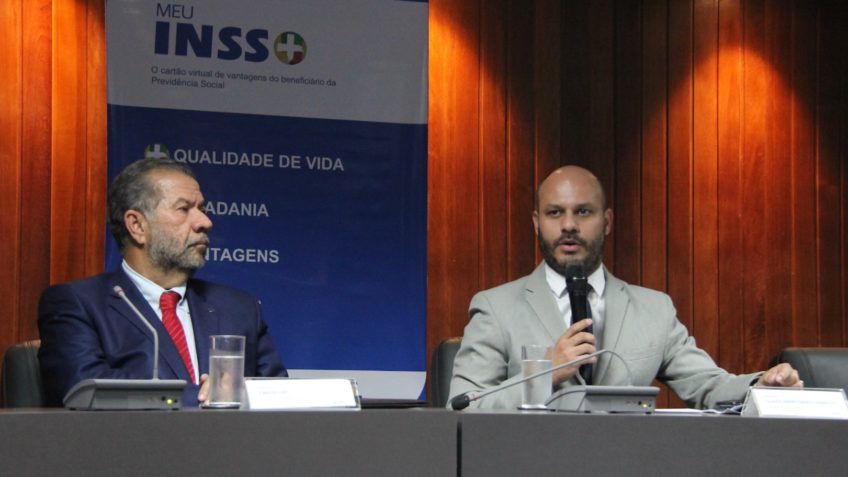 Presidente do INSS é exonerado por suposta “farra das passagens”