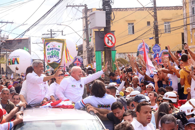 Jerônimo participa do desfile do 2 de Julho ao lado de Lula