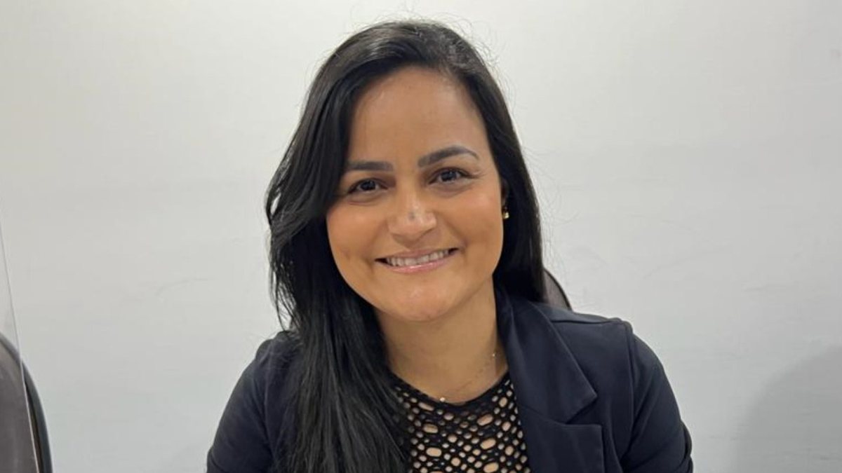 Câmara de Lauro de Freitas reconduz vereadora do PDT ao cargo