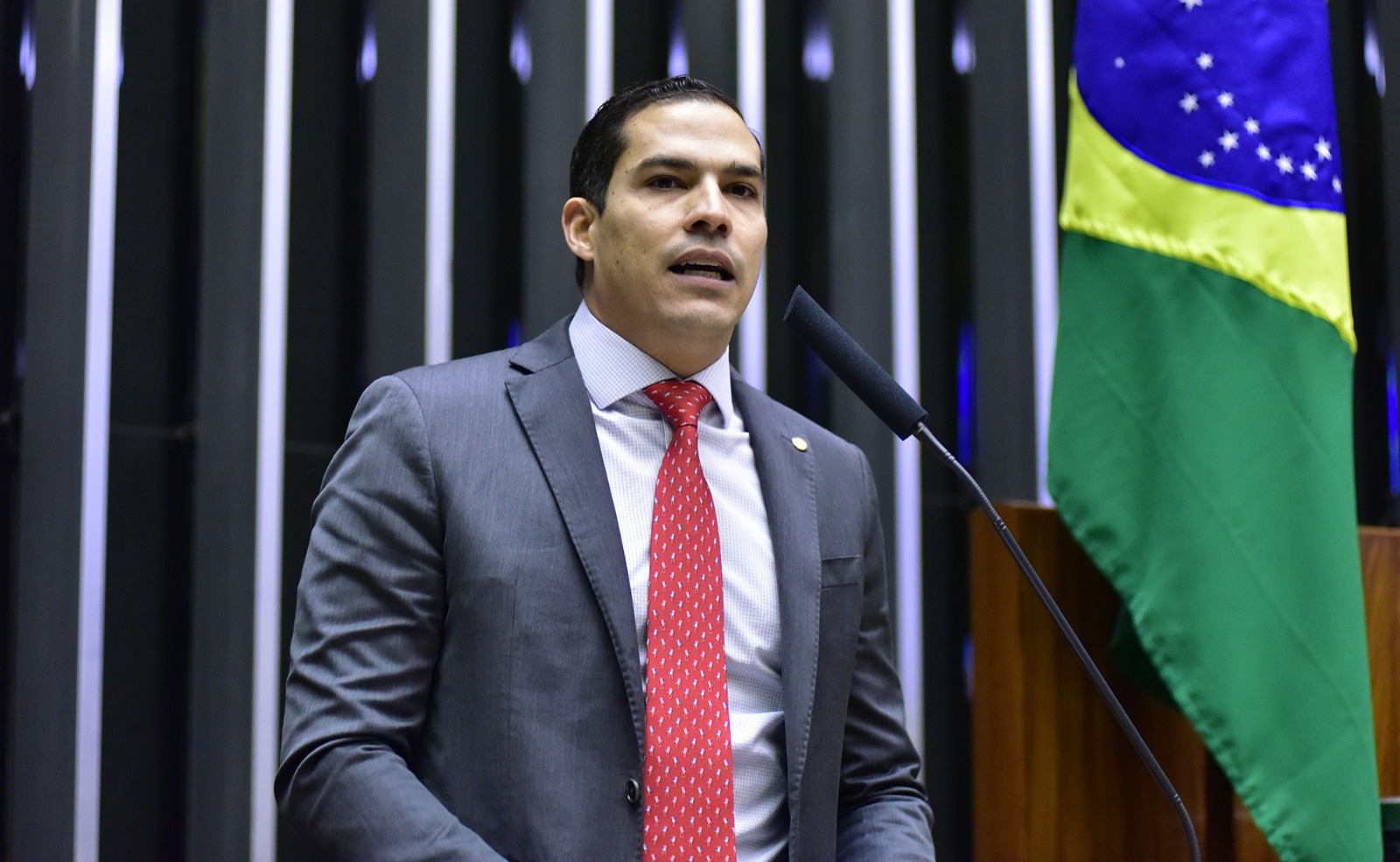 Gabriel Nunes exalta retomada das obras do Parque Eólico de Canudos