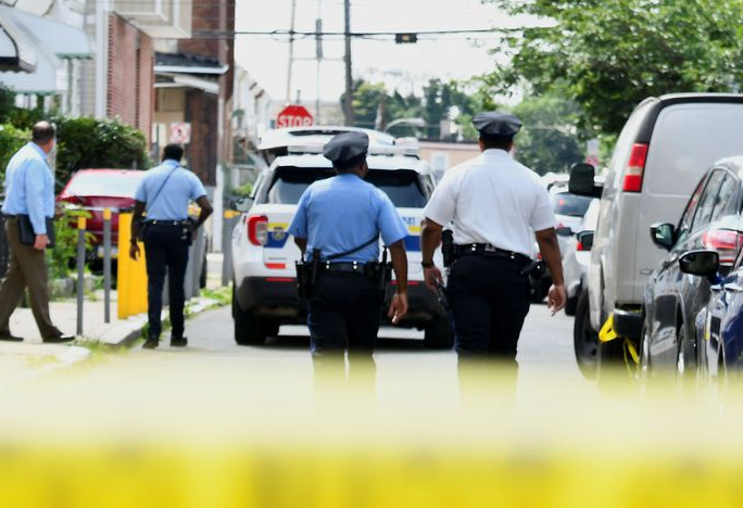 Ataques a tiros matam 10 pessoas durante festa do 4 de Julho nos EUA